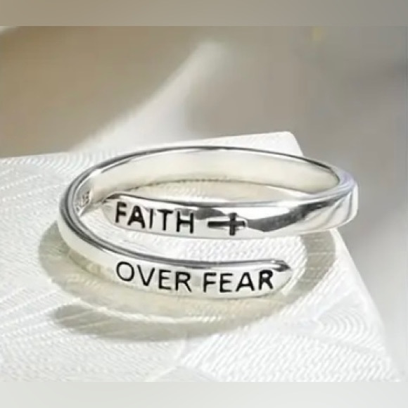 NWT Vintage “Faith Over Fear” Silver Adjustable Ring - Picture 6 of 7